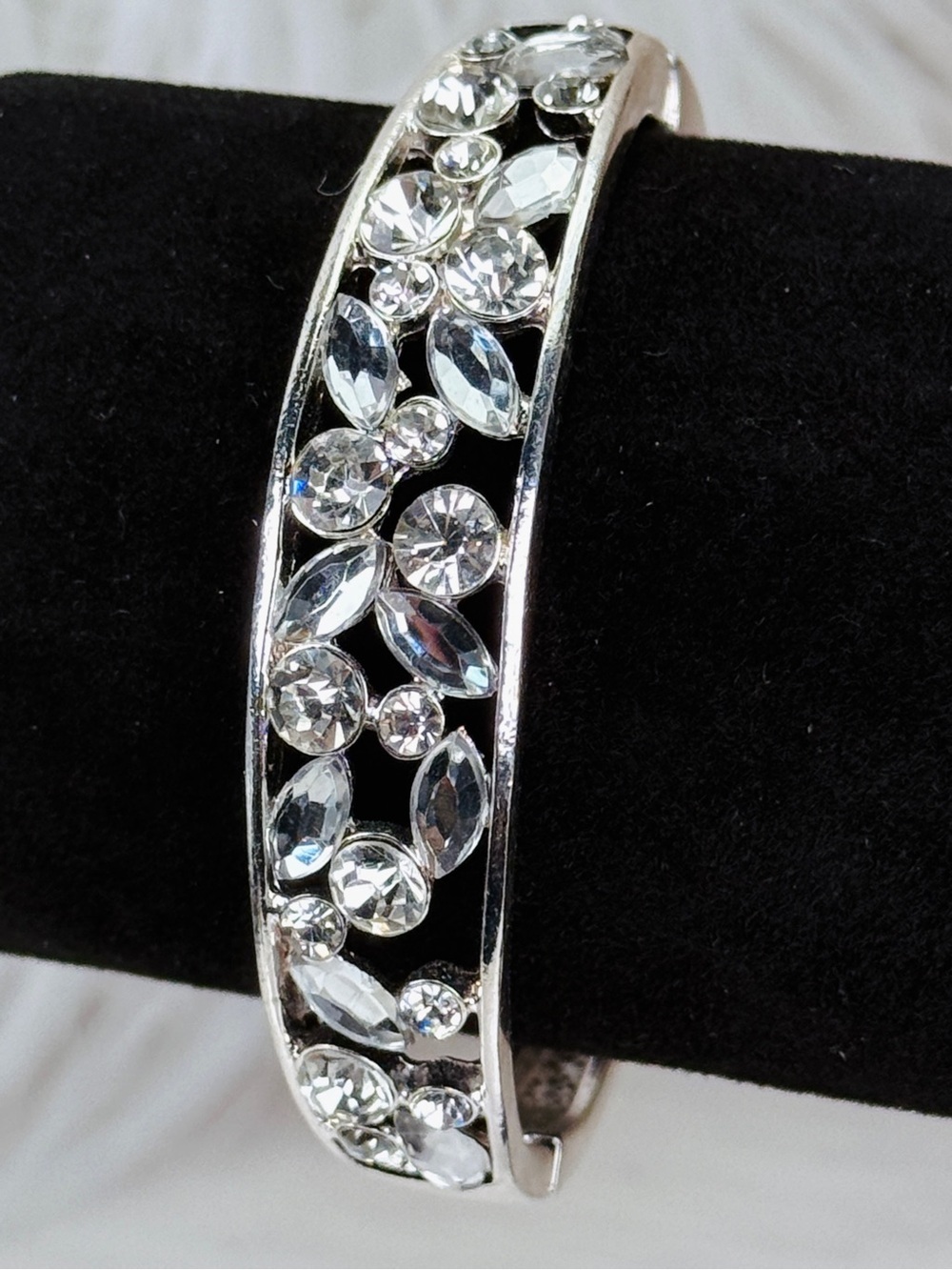 Vintage Silvertone Filigree Crystal Hinged Weighted Bangle Bracelet